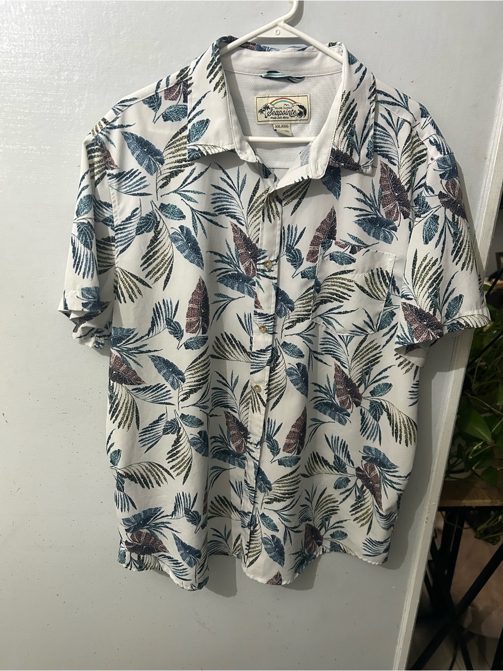 Lightweight White Tropical-Print Short-Sleeve Button-Down Shirt